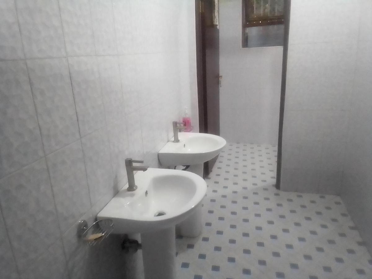 Discovery Courts Hotel Εντέμπε Εξωτερικό φωτογραφία