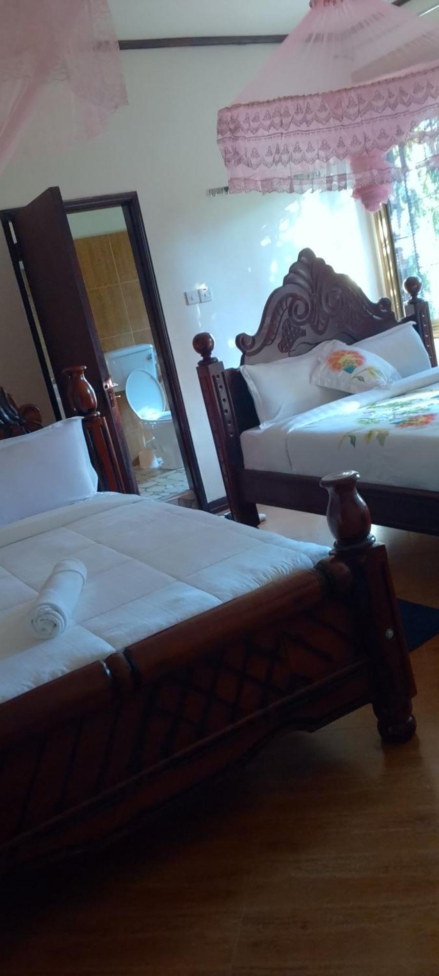 Discovery Courts Hotel Εντέμπε Εξωτερικό φωτογραφία